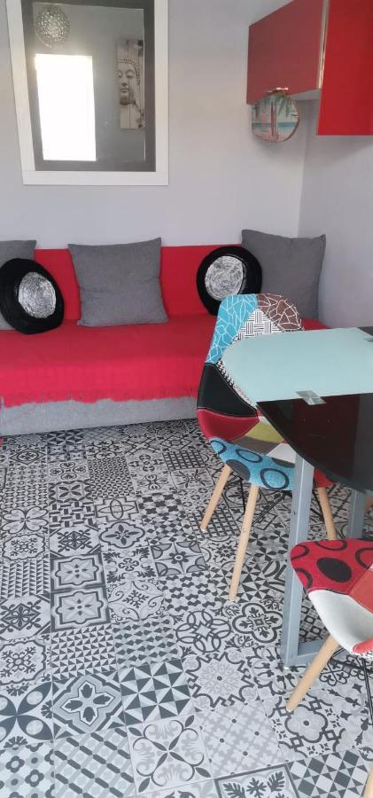 Modern Seaside Apartment 700 Mt From Beach El Puerto de Santa Maria Luaran gambar